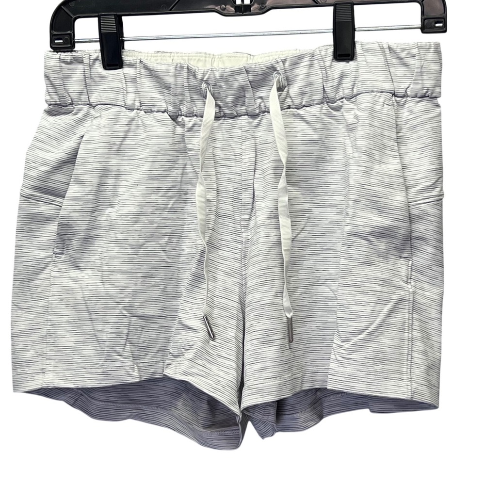 Lululemon On The Fly Shorts‎ 2.5" 6 Striped  Athletic Workout Athleisure Gym